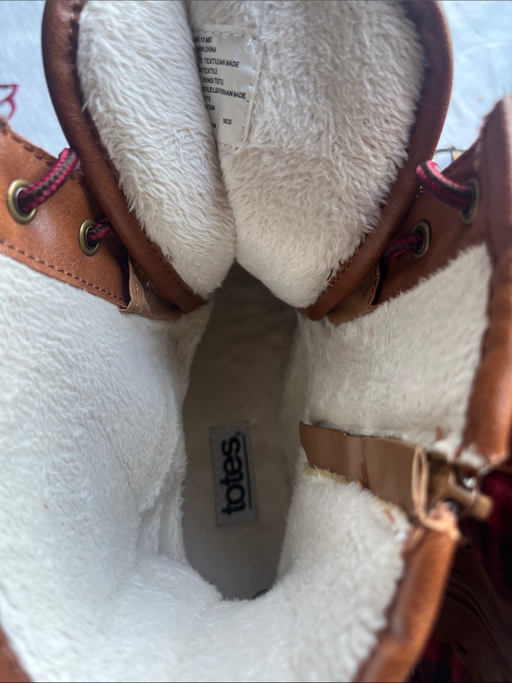 totes Red Black Plaid Winter Rain Duck Boots - Picture 13 of 15